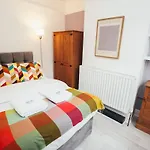 4Br Town House, Self Check In, Parking, By Derbnb