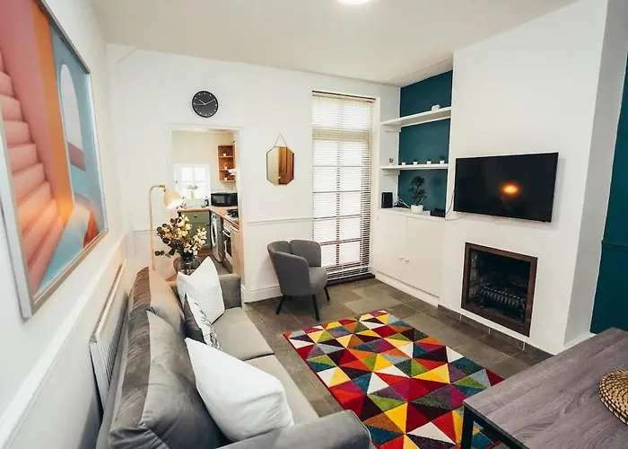 4Br Town House, Self Check In, Parking, By Derbnb