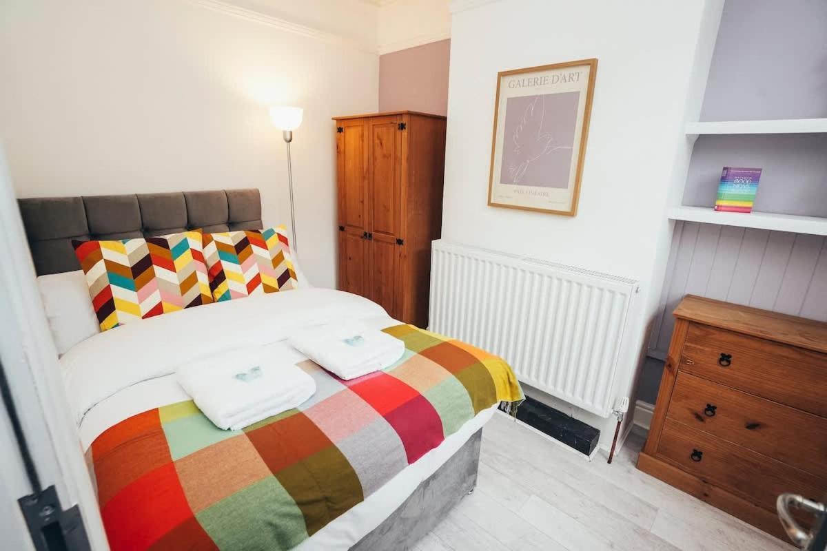 Holiday home 4br Town House, Self Check In, Parking, By Derbnb Derby