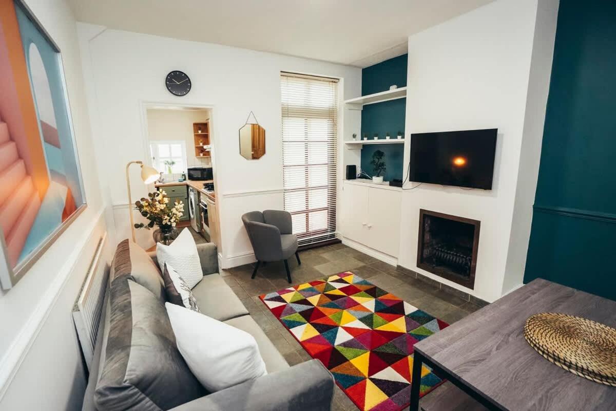Holiday home 4br Town House, Self Check In, Parking, By Derbnb Derby